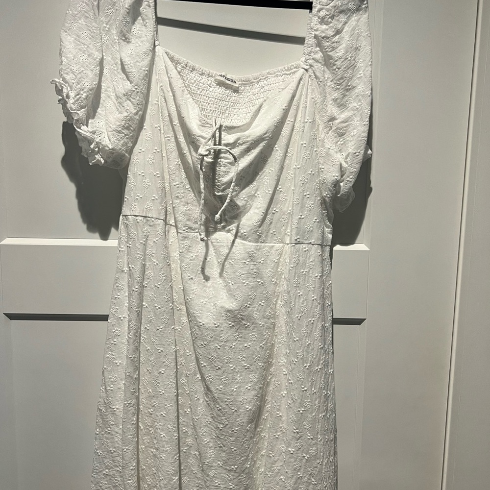 Elegant White Lace Dress